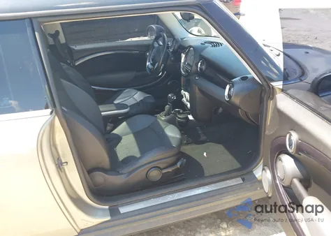 2009 Mini Cooper S from USA, damaged, VIN WMWMF73549TW87959